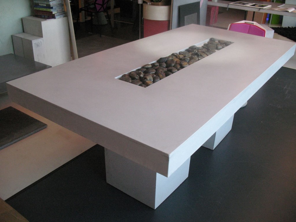 tables-contemporaines-beton-pieds-acier-inox-64068-2218449